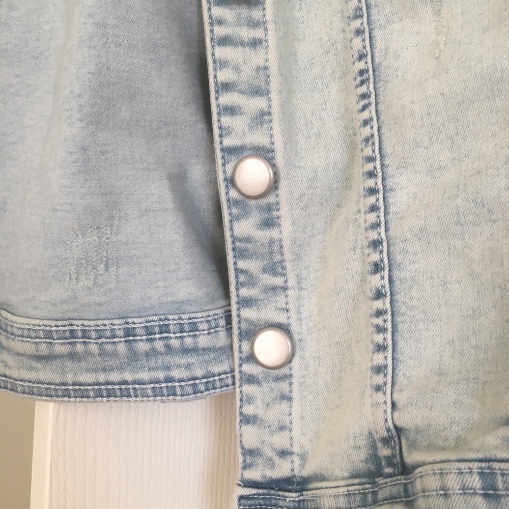Jean jacket - Picture 5 of 6